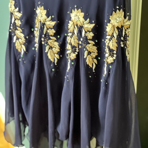 New Party Dress with fancy embroidered accents on bottom size 8 - Picture 6 of 9
